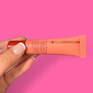 olehenriksen lip treatment in the shade "strawberry sorbet"!